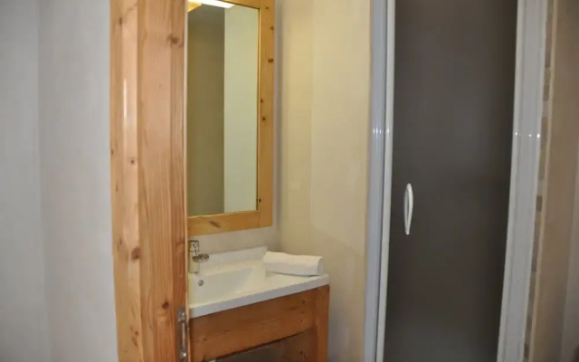 Spacious Retreat for 10 Guests