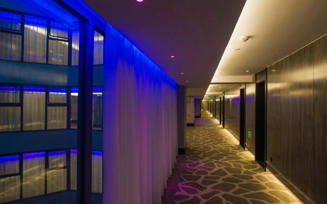 Orange Hotel Select