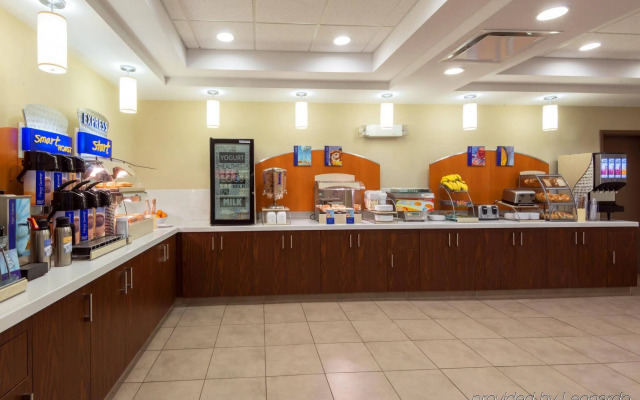 Отель Deer Lake Horizon 