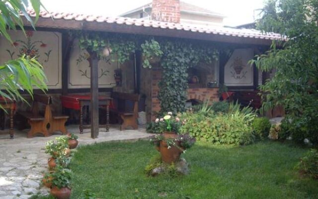 Saint Nikola Family Hotel