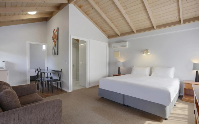 The Great Ocean Road Studios – Guest Rooms – Port Campbell