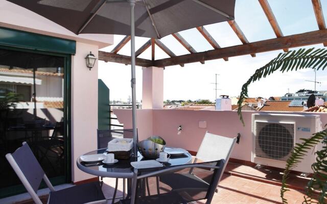 Wondrous Terrace Apartment in Cascais