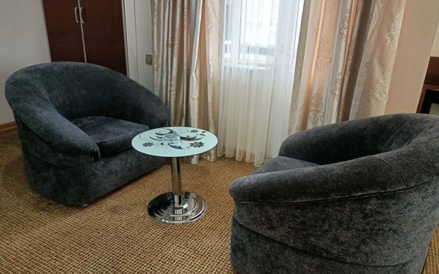 Avsar Hotel