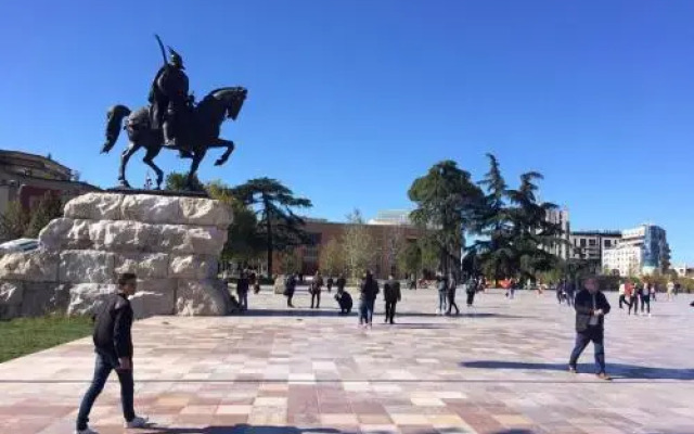 Skanderbeg Square Deluxe 1