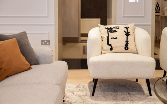 The Mayfair Arms - Modern & Bright 2BDR Apartment