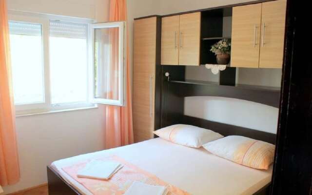 Stjepan - 10m From Beach - A2