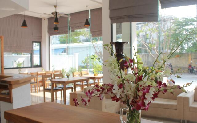 Cavilla Hotel & Apartment