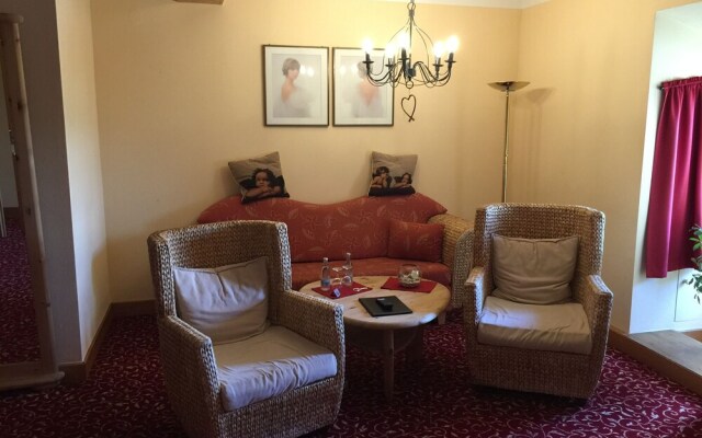 Hotel und Restaurant  Auf der Creuzburg