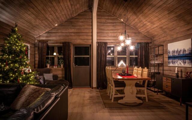 Cabin in Hodlekve with 5 bedrooms & hot tub.