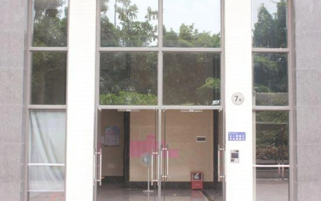 Binhai Apartment Hotel