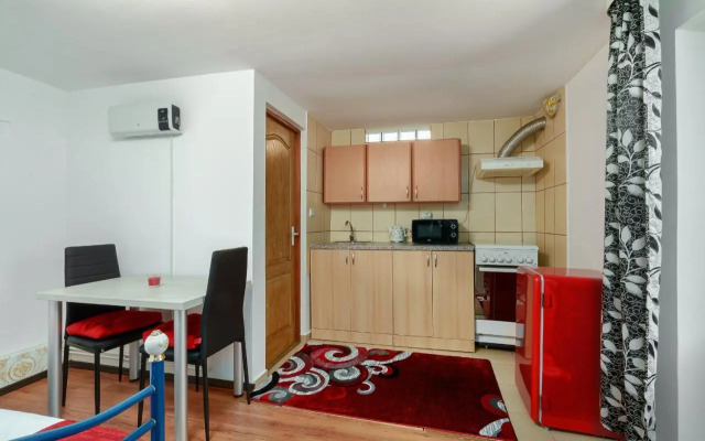 Stone Gate Apartment #3