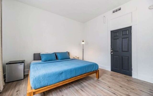 Satoshi Hideout Living