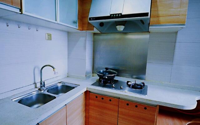 Avatar City Zebra Large Queen Bed & High Rise View