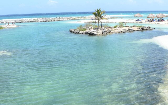 Coral Maya Stay Suites