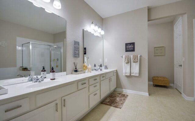 The Loft Deluxe 2 Bedroom Condo by Redawning