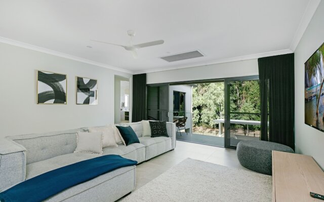 Esprit 11 Palm Cove