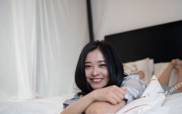 Wuzhen Autumn Joy Art Hotel