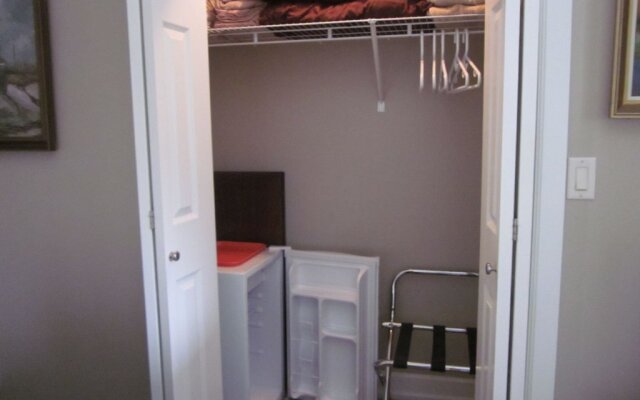 Suite As it Gets Vacation Rental/B&B