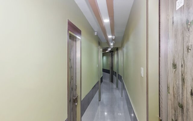 OYO Flagship 23096 Laxmi Residency