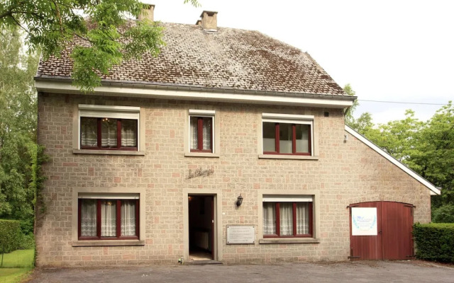 Quaint Holiday Home With Fenced Garden in Manhay