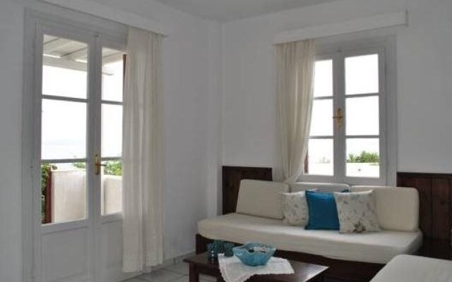 Cavos Studios & Appartements