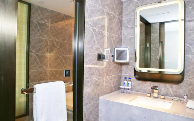 Dong Fang Hotel Guangzhou