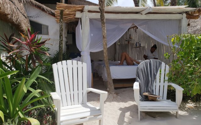 Playa Mambo Eco Cabañas