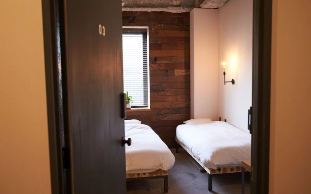 mizuka Imaizumi 5 - unmanned hotel