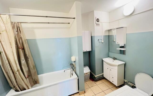 Саквояж на улице Батурина 40