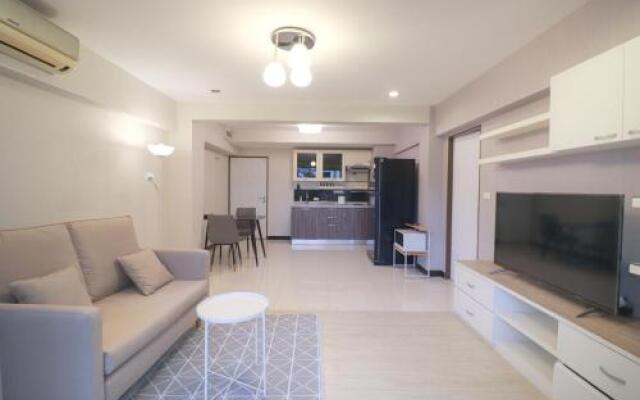 Modern Unit at Lumpini,Sathon by Sabai