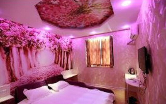 Suzhou Winnie 77 Theme Hotel