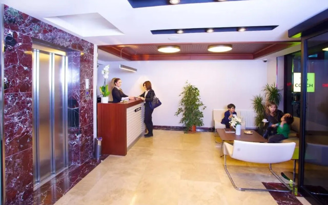 The Coach Hotel