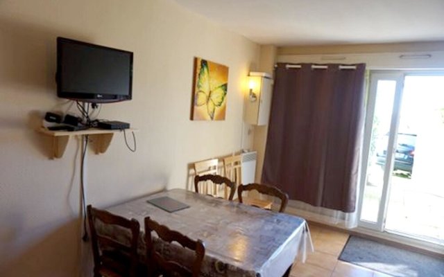 Apartment With one Bedroom in Bernières-sur-mer, With Enclosed Garden