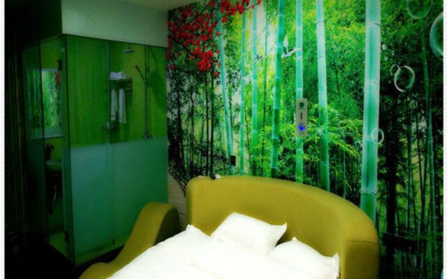 Shengfeng Forrest Holiday Hotel