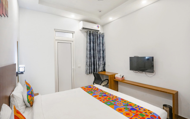 FabHotel Indirapuram by SBG Near Sec 62 Noida