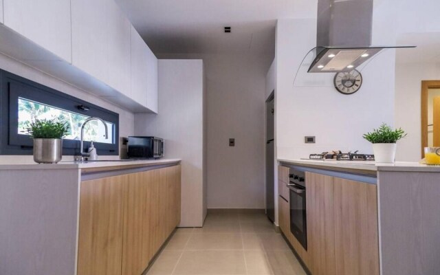 Spacious Modern Apartment With Private Picuzzi
