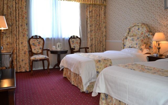 Oak Hotel