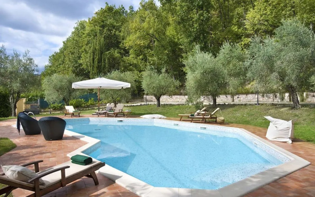 Casale Degli Ulivi 12 by Marche Holiday Villas