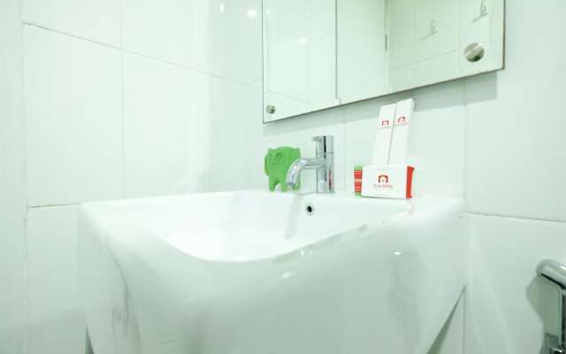 Homey Westmark Tanjung Duren Apartment near Taman Anggrek