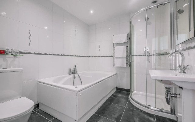 Muthu Westcliff Hotel (Near London Southend Airport)