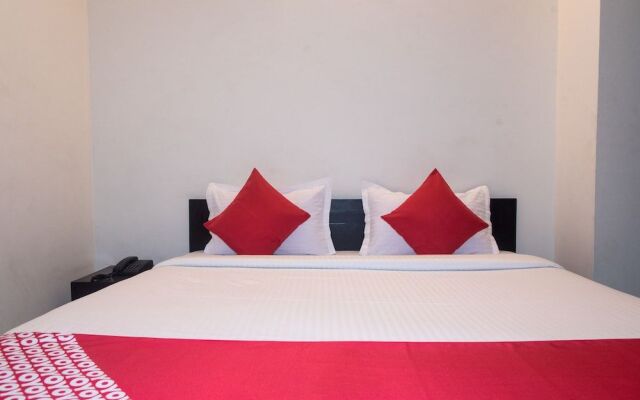OYO 14838 Shree Jee Hotel