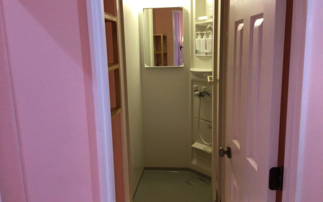 The LANAI HOSTEL