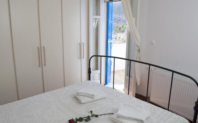 Nafsikas & Ntinos Home