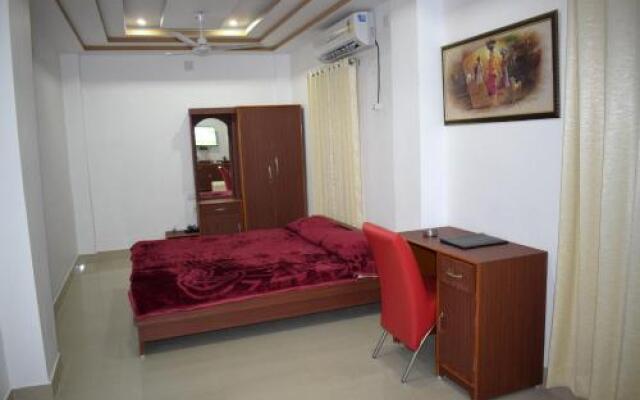Hotel Akanksha Palace
