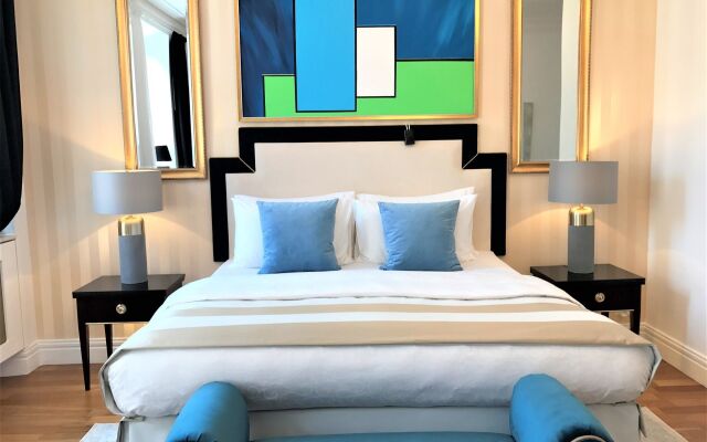 MONDRIAN Luxury Suites & Apartments Old Town Market Square