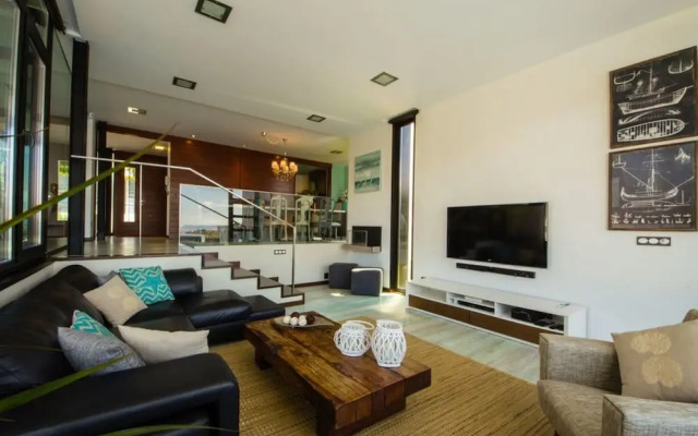 Sanxenxo 101120 5 Bedroom Villa By Mo Rentals