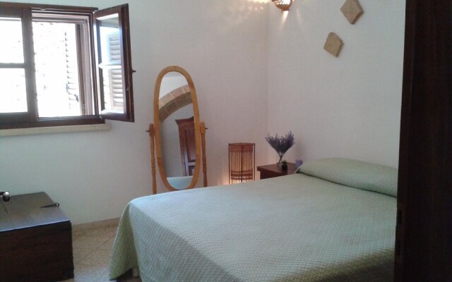 Mirto Sopra - Casa in Pietra sul Mare