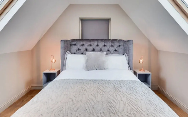 Brook Barn with Sauna & Hot Tub