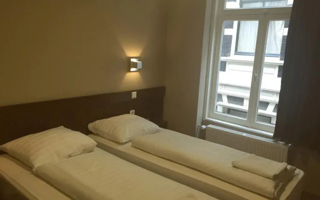Damrak Inn