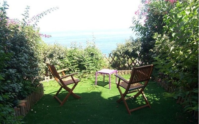 YVETTE MINI-VILLA - FACING THE SEA Apartment 2